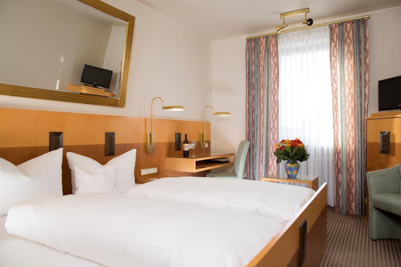 Hotel Dietmayr Neumarkt in der Oberpfalz Esterno foto